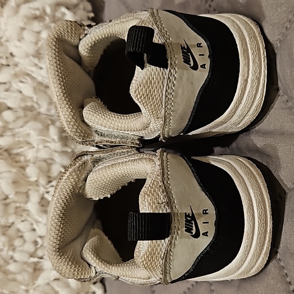 Nike Air Max Sneakers - Picture 5 of 15